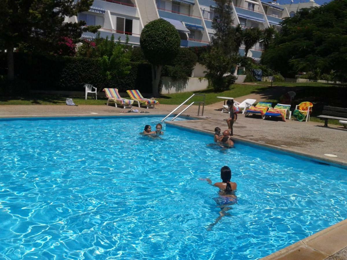 Amathusia Beach Apartment Limassol Eksteriør billede
