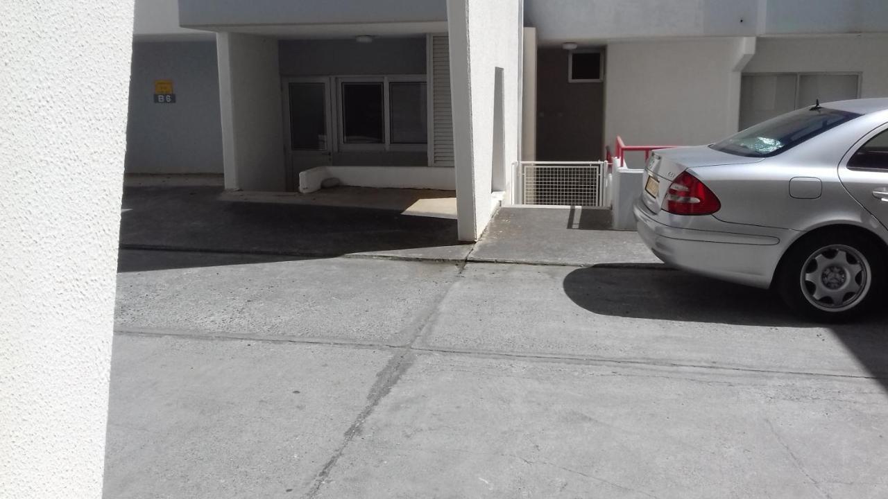 Amathusia Beach Apartment Limassol Eksteriør billede